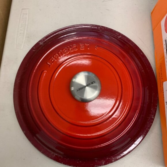 Le Creuset Enameled Cast Iron Signature Round Dutch Oven, 7.25 qt., Cerise - Picture 12 of 12